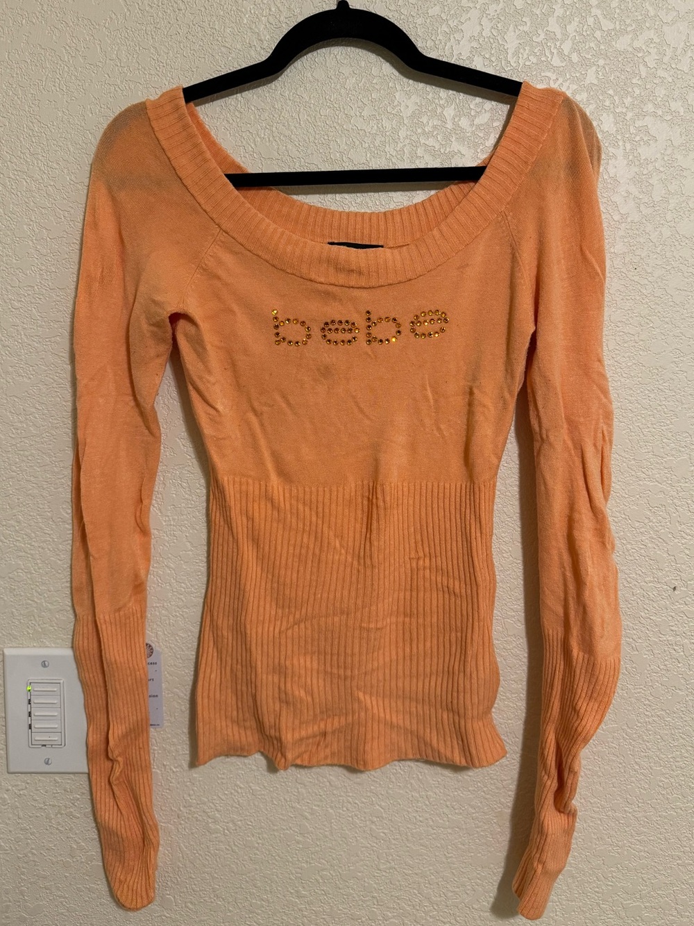 BEBE Peach/Orange Scoop Neck Logo Knit Top 💛🧡